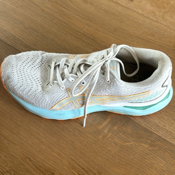 asics women pastel running shoes - Picture 5 of 9